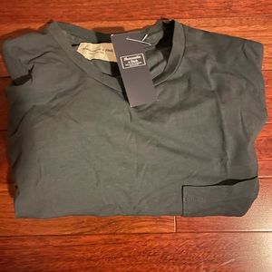 ABERCROMBIE AND FITCH NEW WITH TAGS LONG SLEEVE T SHIRT